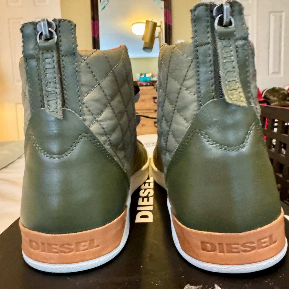 Diesel Men’s Diamond Tarmac Sneakers size 11 - Picture 4 of 10